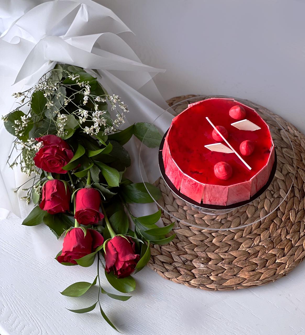 Strawberry Cheese Cake with Roses